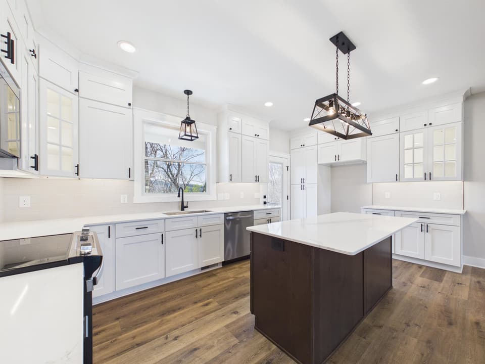 245 Howery Street SE, photo 6 of 40