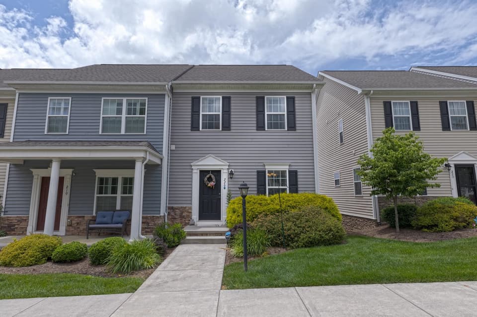 220 Phoenix Boulevard NW, Christiansburg, VA
