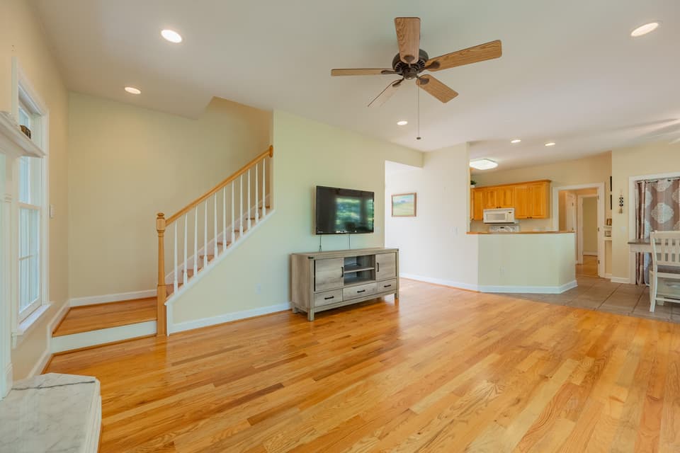 2075 Lubna Drive, photo 28 of 40