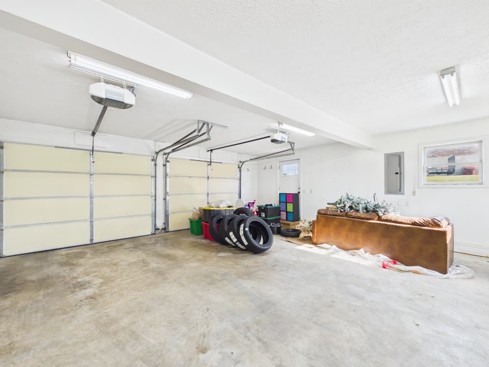 209 Rolling Hills Drive, photo 23 of 40