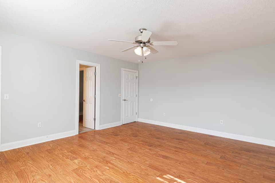 1730 Lions Drive, photo 36 of 40