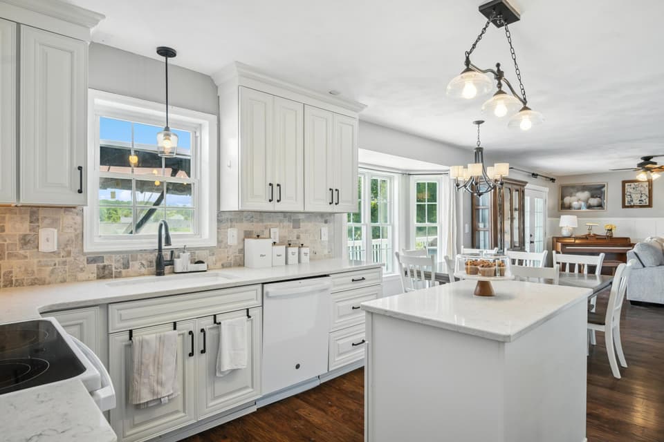 50 Sapphire Avenue, photo 18 of 39