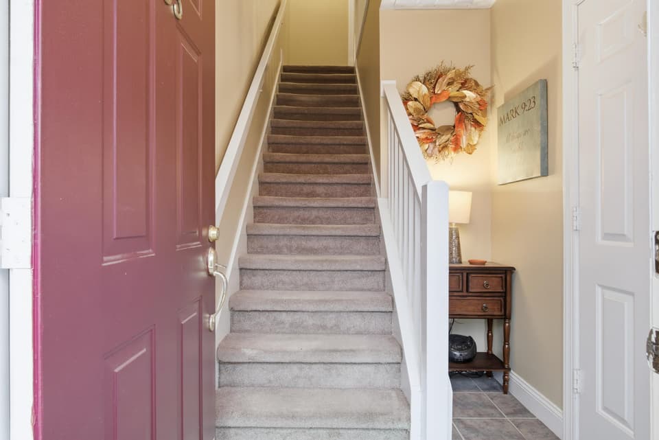 585 Silver Leaf Drive, photo 6 of 39