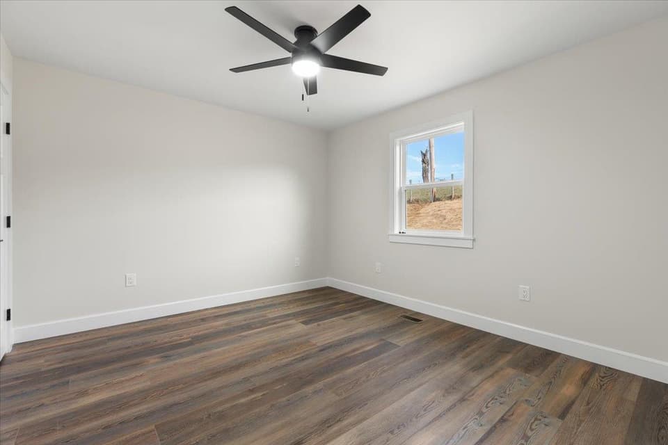 1045 Beaver Drive, photo 25 of 40