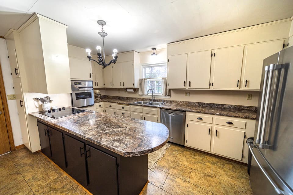 495 Dogwood Ln, photo 11 of 38