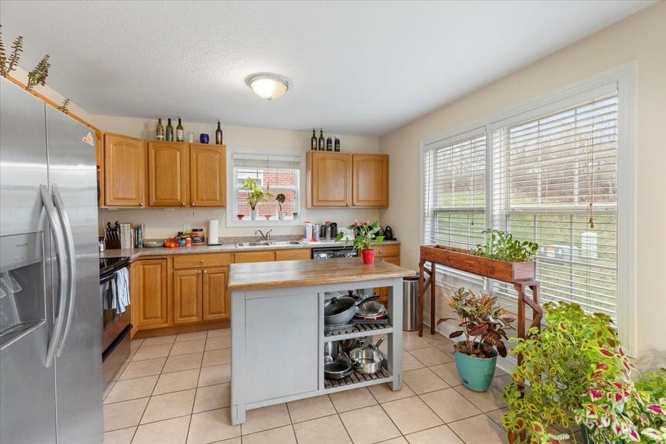 450 Tall Oak Boulevard, photo 13 of 40