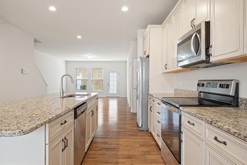 215 Hamilton Avenue NW, photo 11 of 40