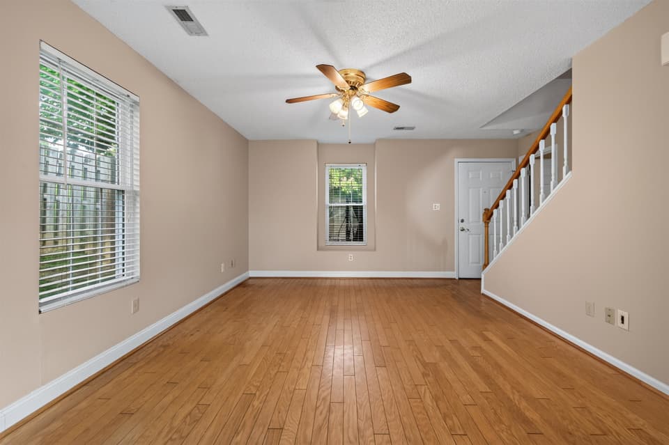 220 Darci Drive SE, photo 4 of 40