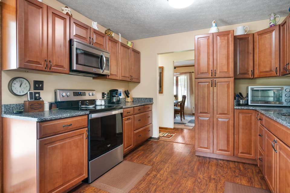 2395 Giles Drive SE, photo 19 of 40