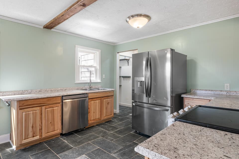 622 E Main Street, photo 16 of 36