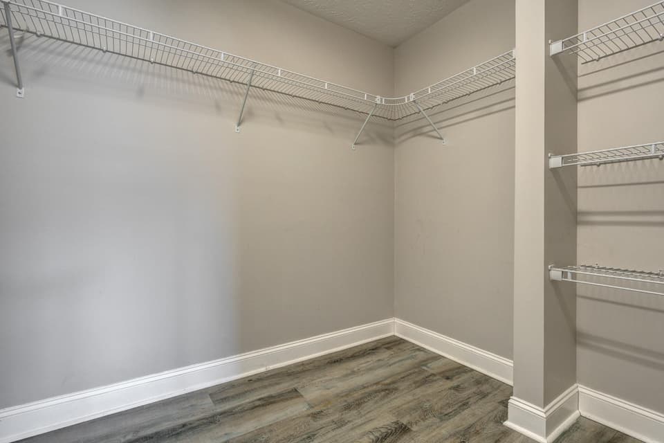 410 Twisted Oak Drive NW, photo 13 of 25