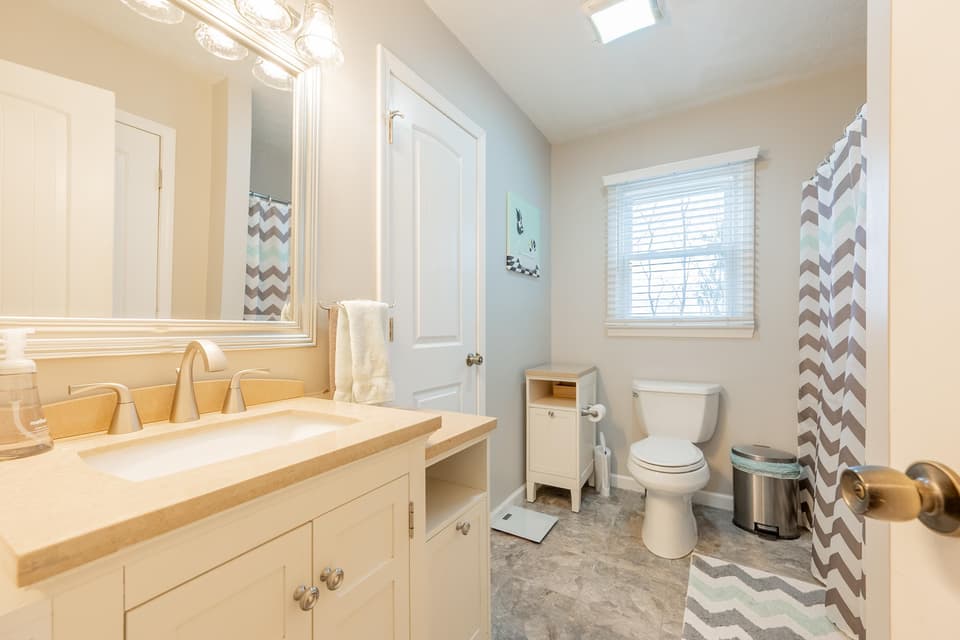 315 Cherokee Drive Unit A, photo 20 of 40