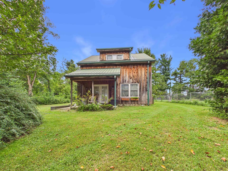 100 Alleghany Street SE, photo 10 of 40