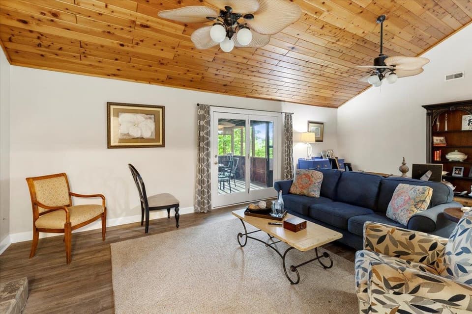 1200 Flint Drive, photo 10 of 40