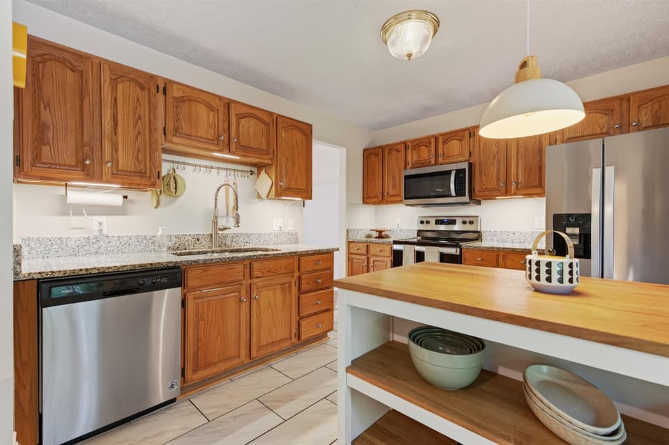 230 Silver Leaf Drive, photo 8 of 40