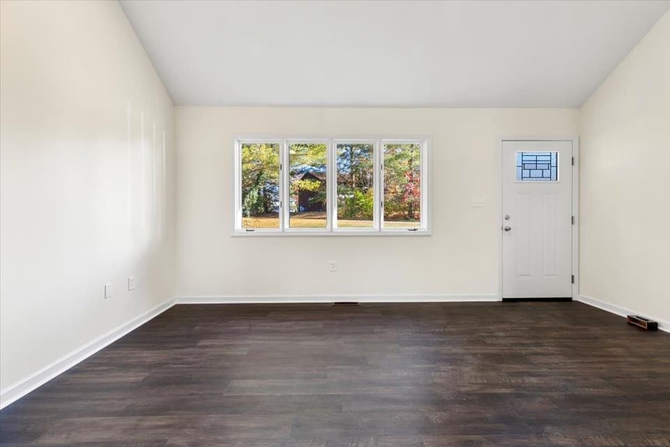 395 Cherokee Drive, photo 11 of 40