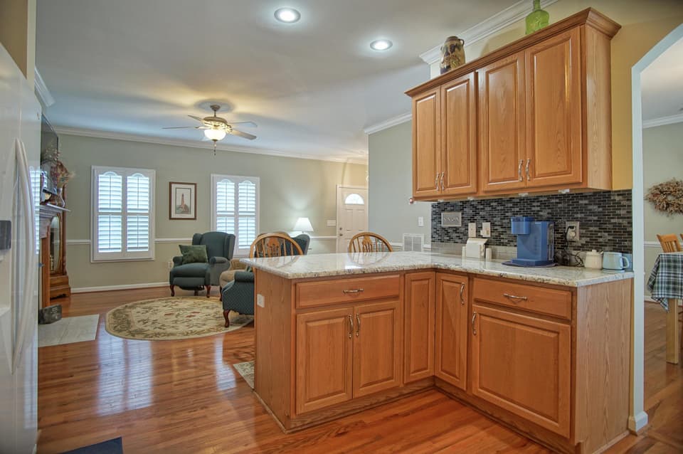 1410 Kensington Way, photo 10 of 40