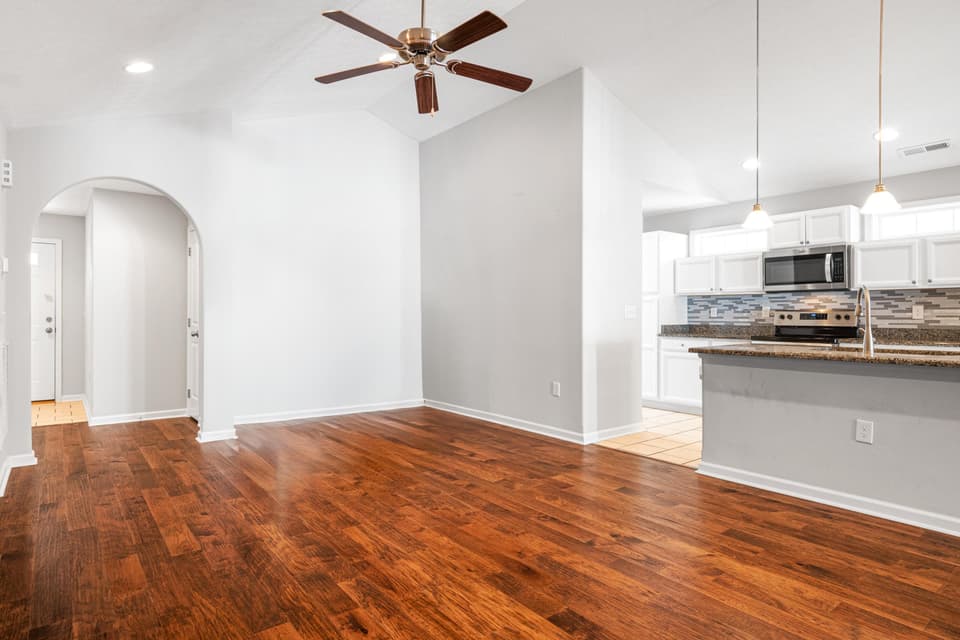 2130 Glade Drive SE, photo 8 of 38