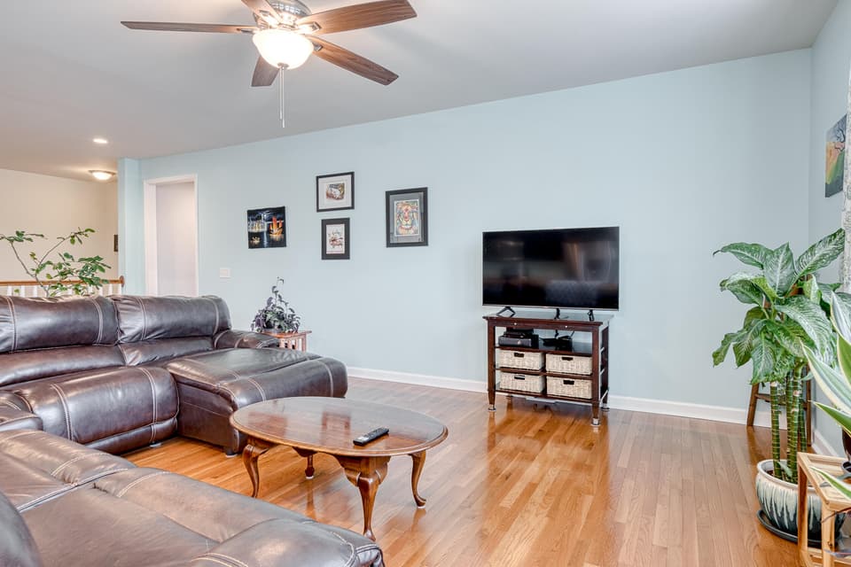 610 Dewdrop Lane, photo 10 of 39