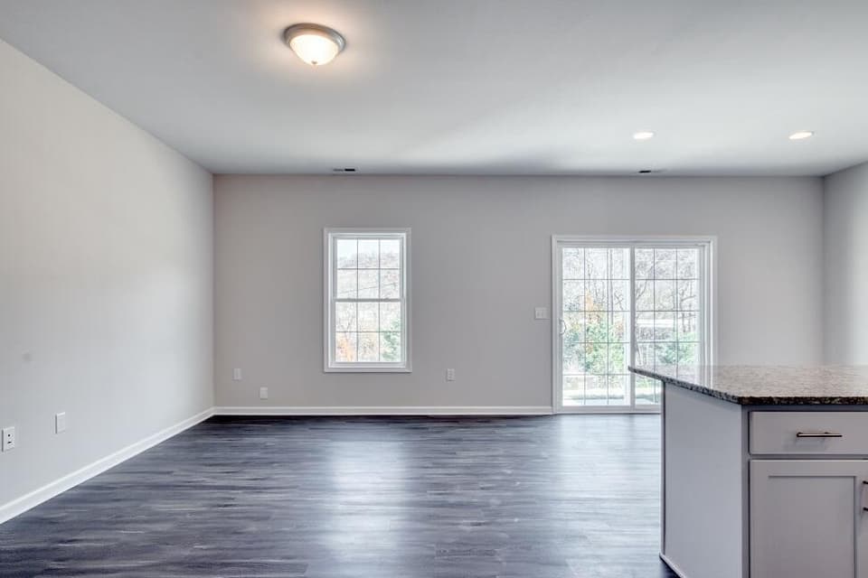 223 Louise Ln, photo 6 of 35