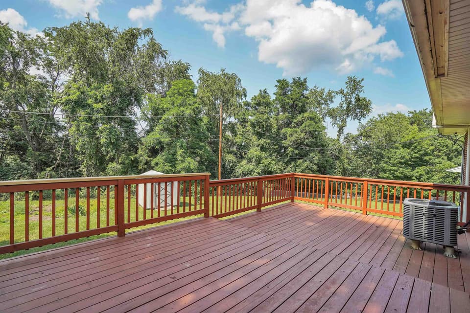 650 Betty Drive, photo 16 of 40