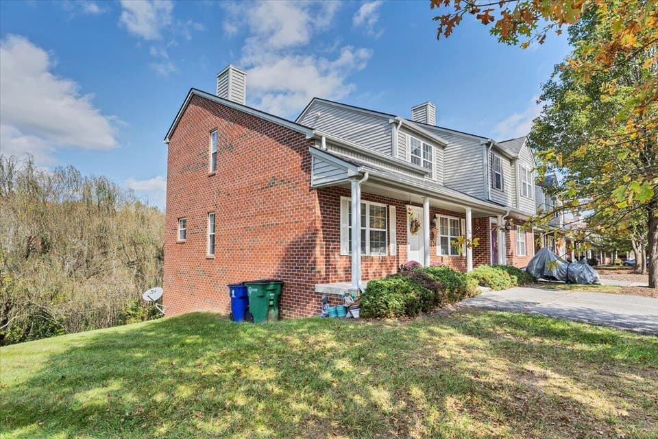 935 Oak Tree Boulevard, photo 29 of 32