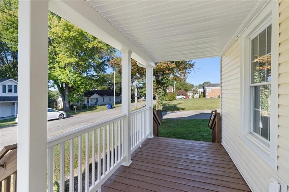 930 Forest Street, photo 4 of 36