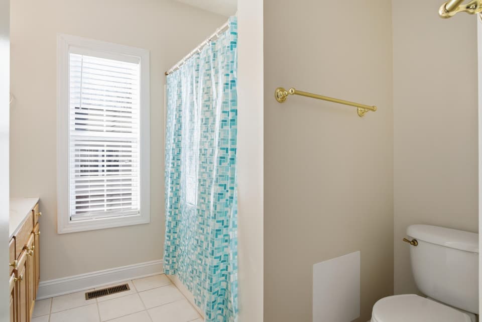 380 Oaktree Boulevard, photo 29 of 40