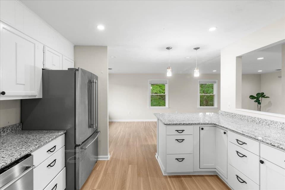1370 Roanoke Street, photo 12 of 40