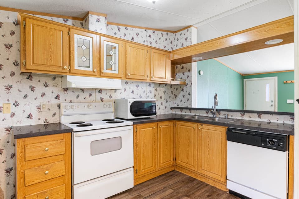 1150 King Street, photo 12 of 31
