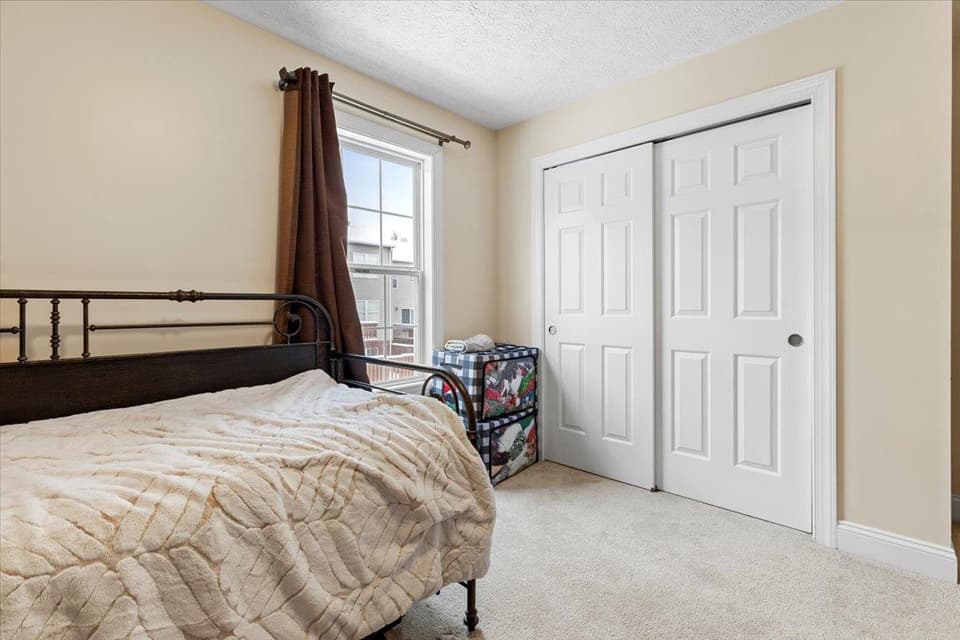 910 Oak Tree Boulevard, photo 23 of 40