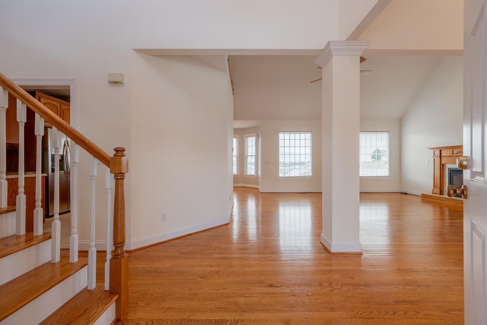 1125 Falcon Run, photo 8 of 40