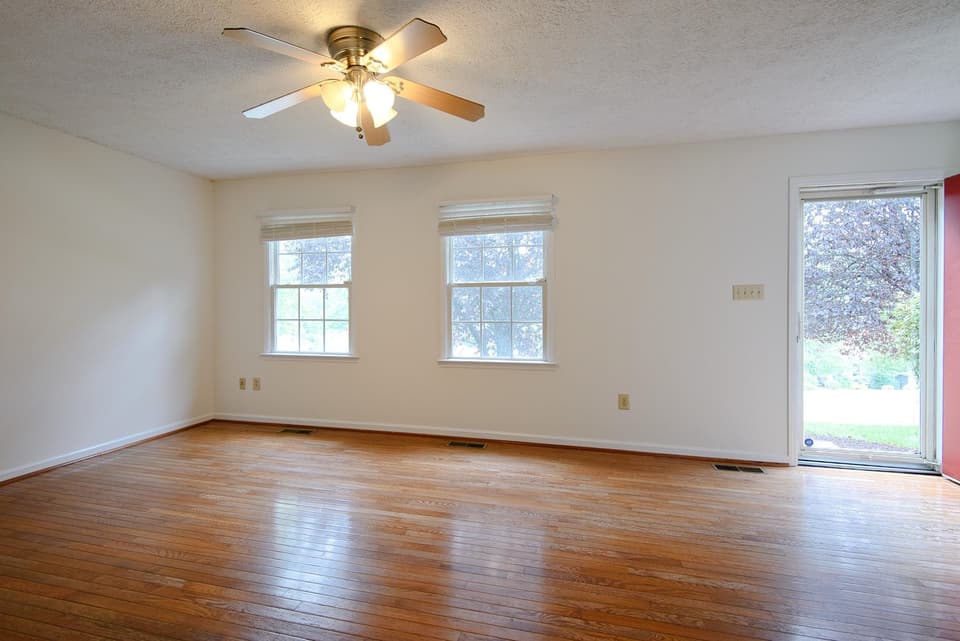 355 Overland Drive, photo 7 of 29