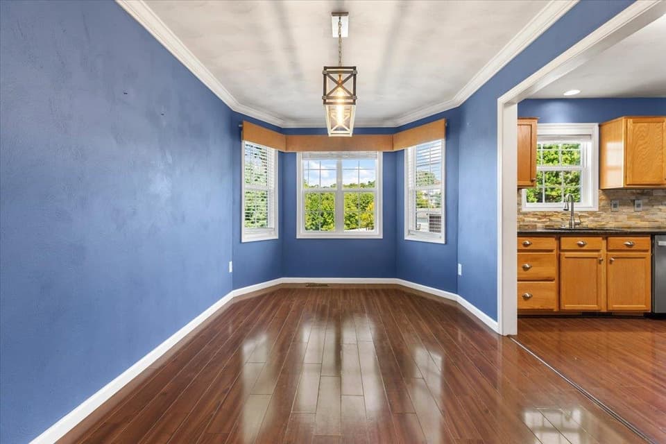 305 Sequoia Circle, photo 13 of 40