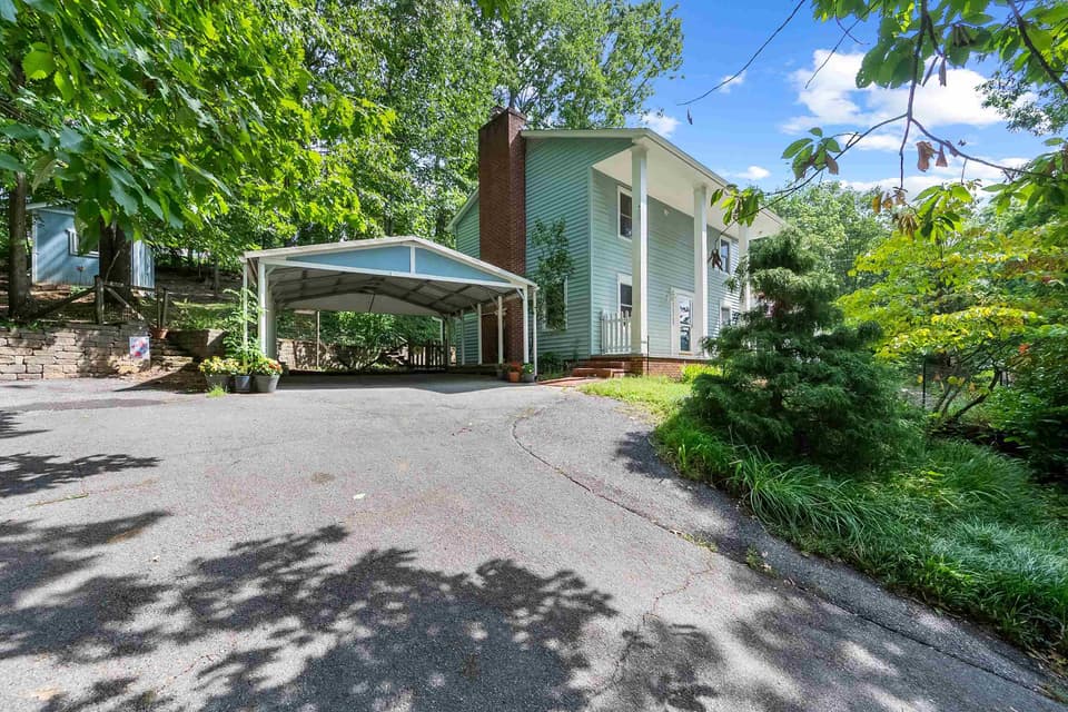 1160 Sherwood Drive, photo 5 of 40
