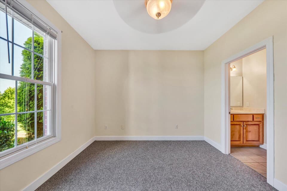 2075 Lake Vista Dr, photo 26 of 38