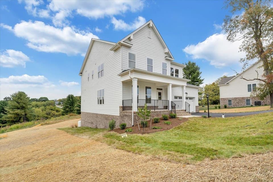 974 Round Meadow Drive, photo 3 of 40