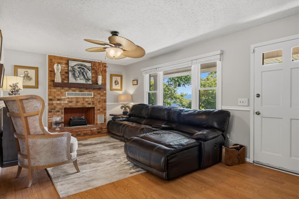 225 Gibson Drive, photo 9 of 40