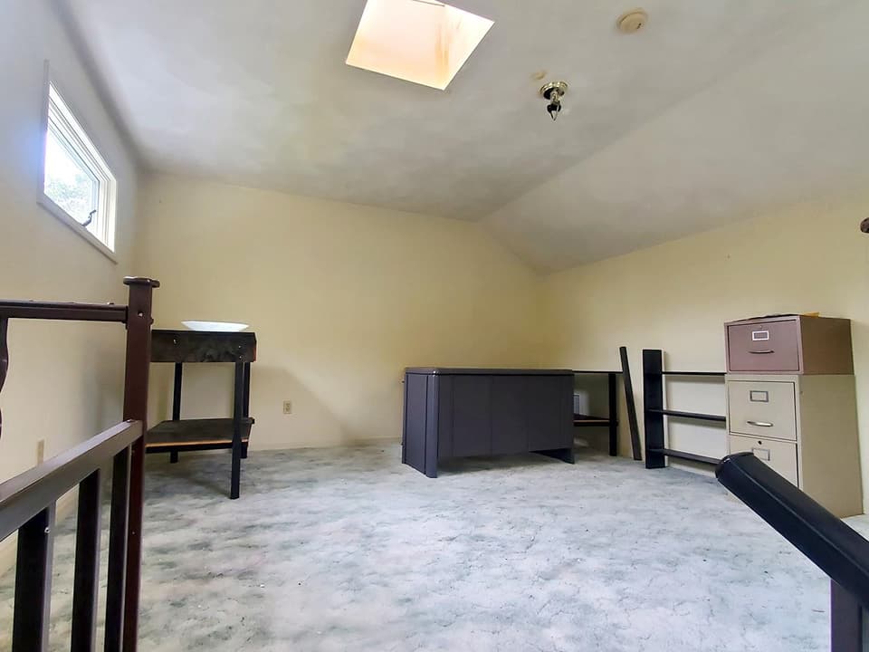 495 Simmons Road, photo 8 of 18