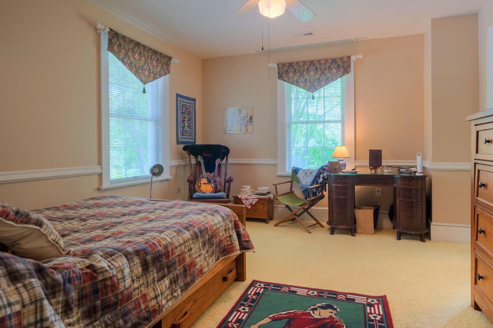 110 E Main Street, photo 33 of 37