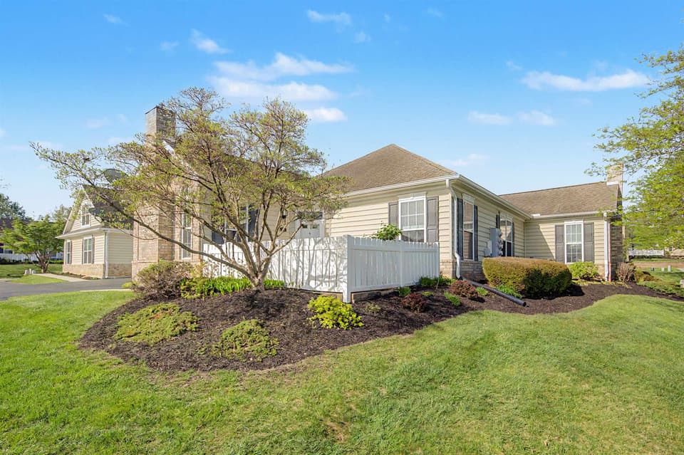 24 Patriot Way Unit 23, photo 2 of 40