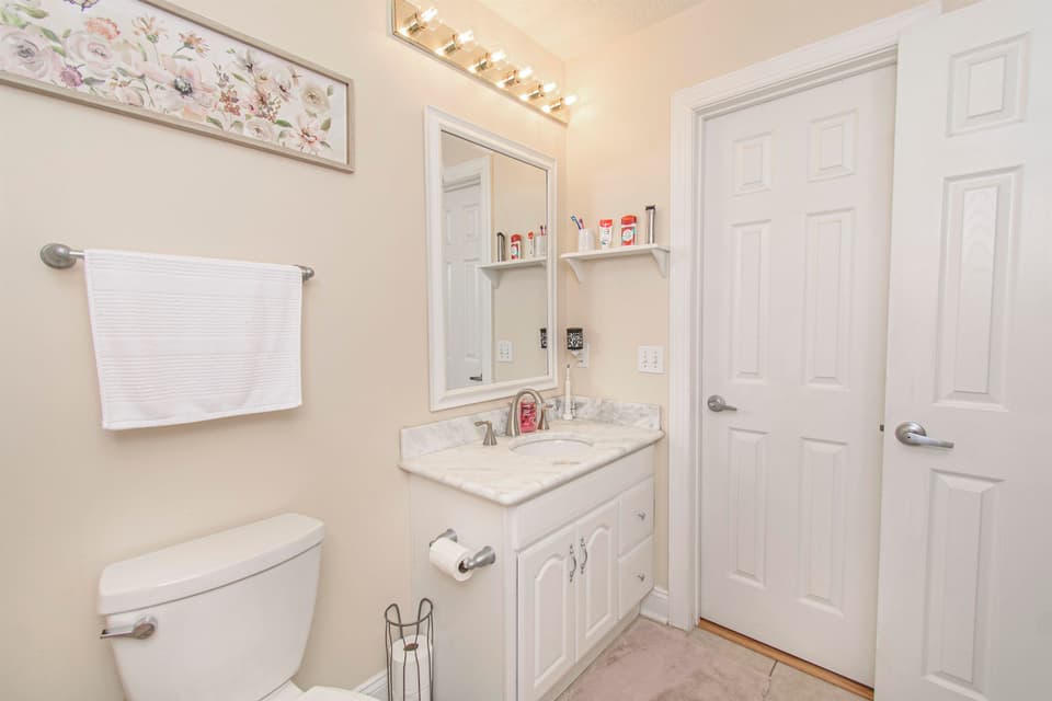190 Robin Hood Drive, photo 20 of 40