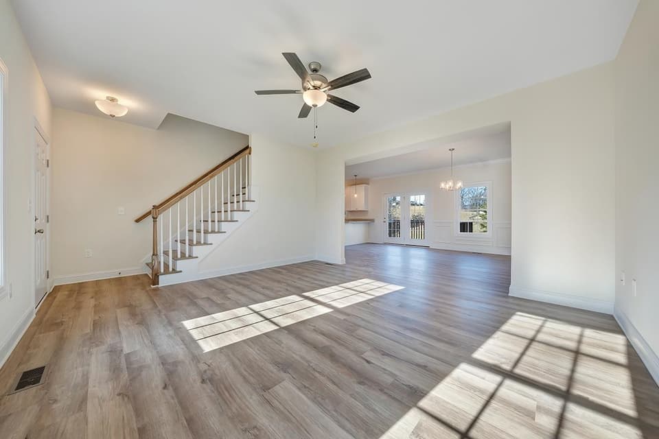 1560 Kensington Way, photo 3 of 32