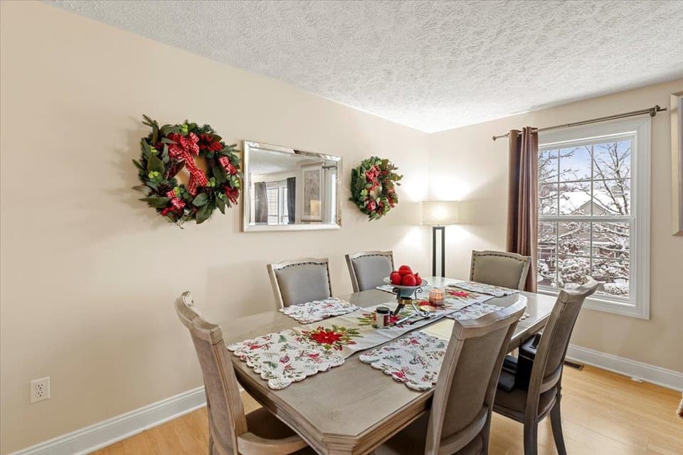 910 Oak Tree Boulevard, photo 9 of 40