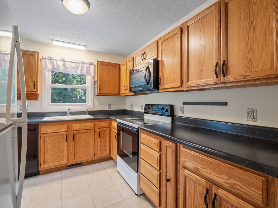 60 Wood Ridge Drive, photo 11 of 40