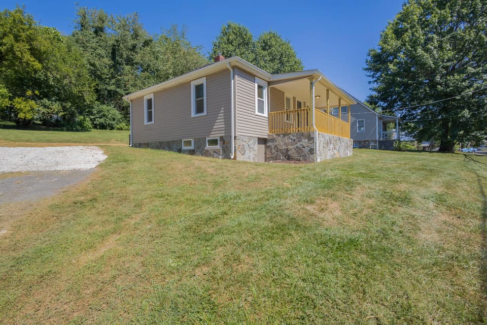 630 School Lane, photo 25 of 33