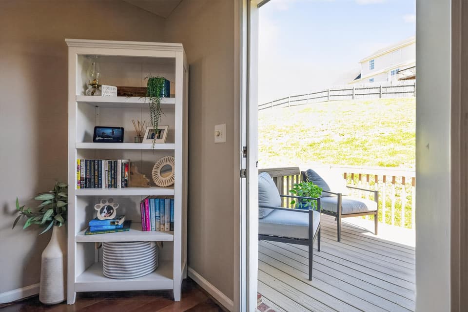 475 Majestic Drive, photo 12 of 40