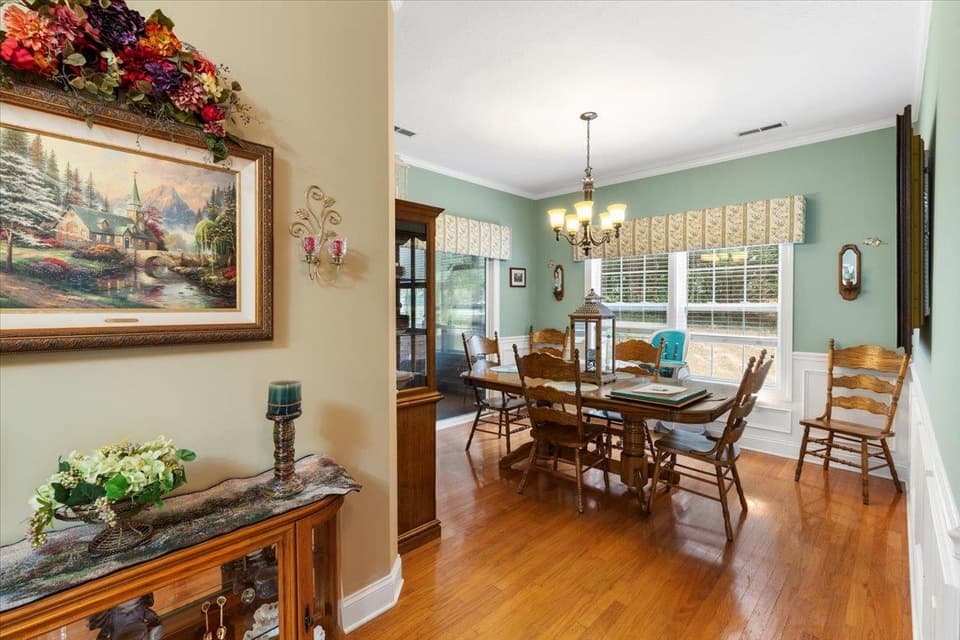 200 Robert Street, photo 32 of 40