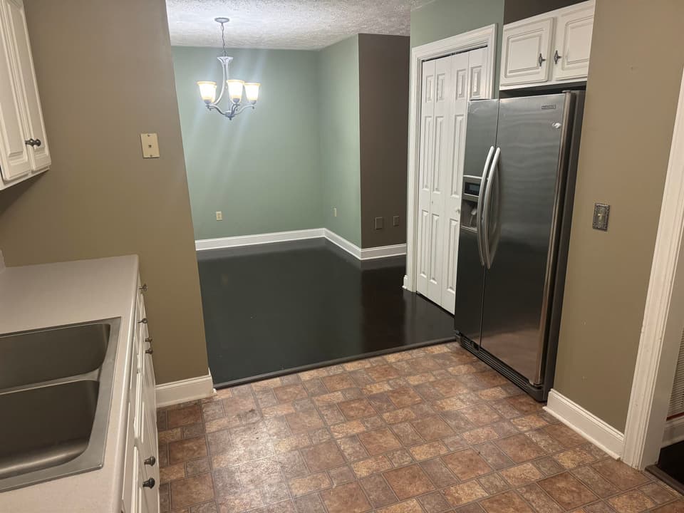 425 Silver Leaf Drive, photo 18 of 29