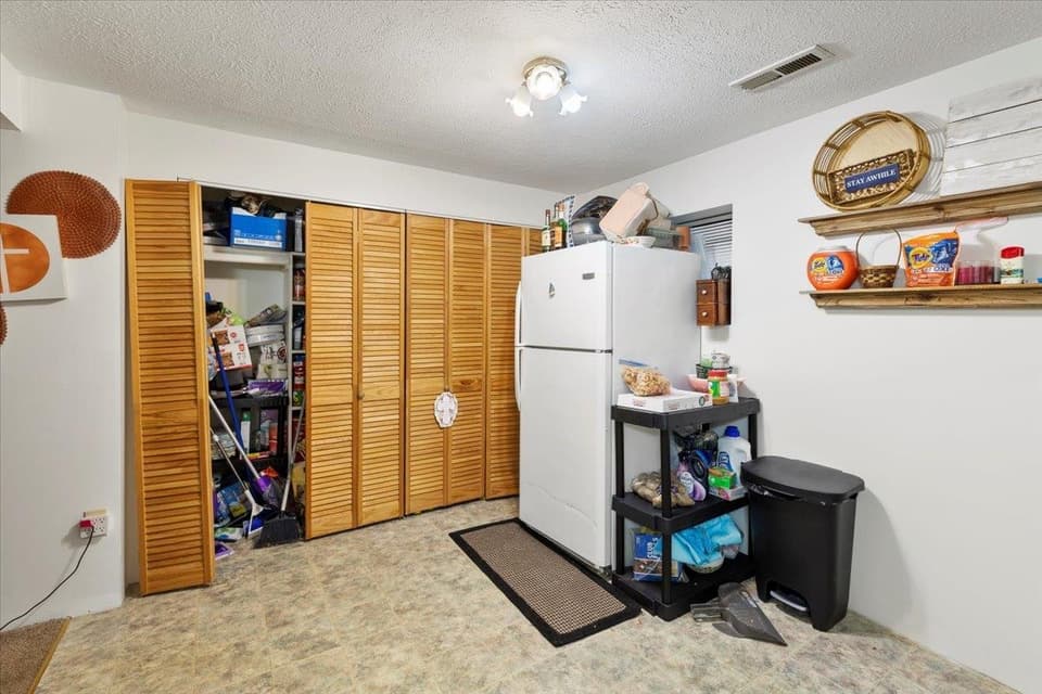 2590 Townhouse Street, photo 13 of 39